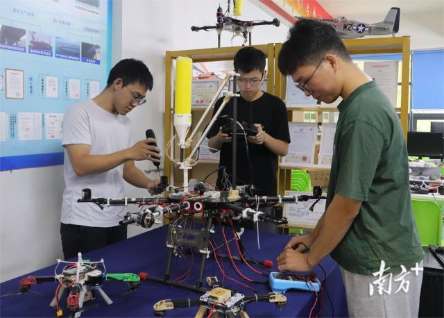 环亚手机版登录入口学生。