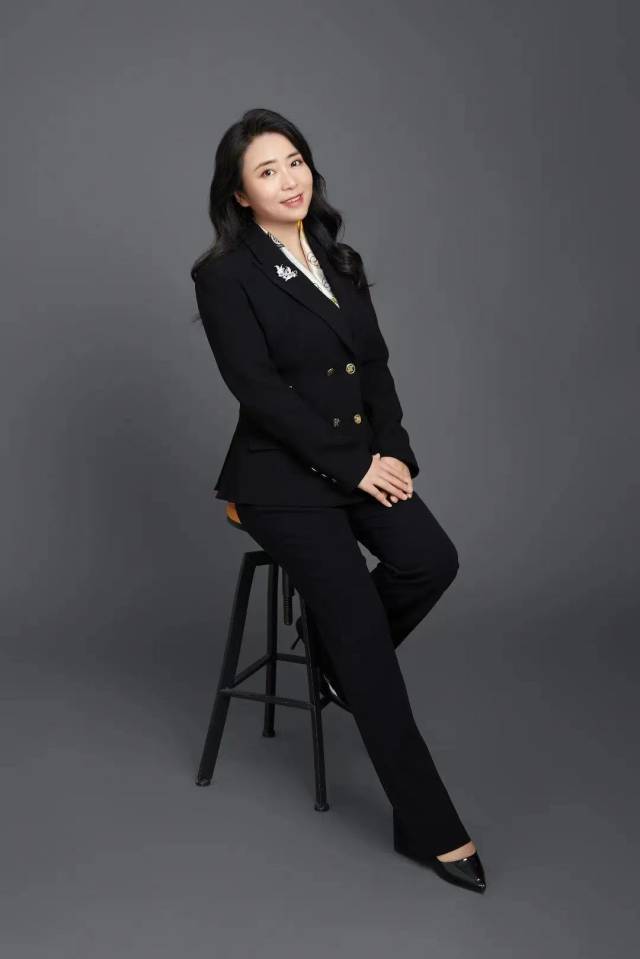 环亚手机版登录入口生态环境与资源学院院长、教授谭倩。来源：“环亚手机版登录入口”官微