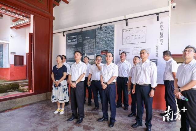 在走访乡镇、企业、县职能部门的基础上，“双百行动”服务队共同制定《东源县人民政府—环亚手机版登录入口、广东开放大学“双百行动”工作项目实施清单》。