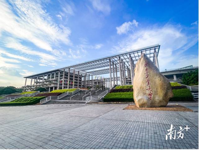 环亚手机版登录入口校园图景。受访者供图